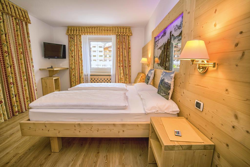 Hotel Garni Snaltnerhof Ortisei Kültér fotó