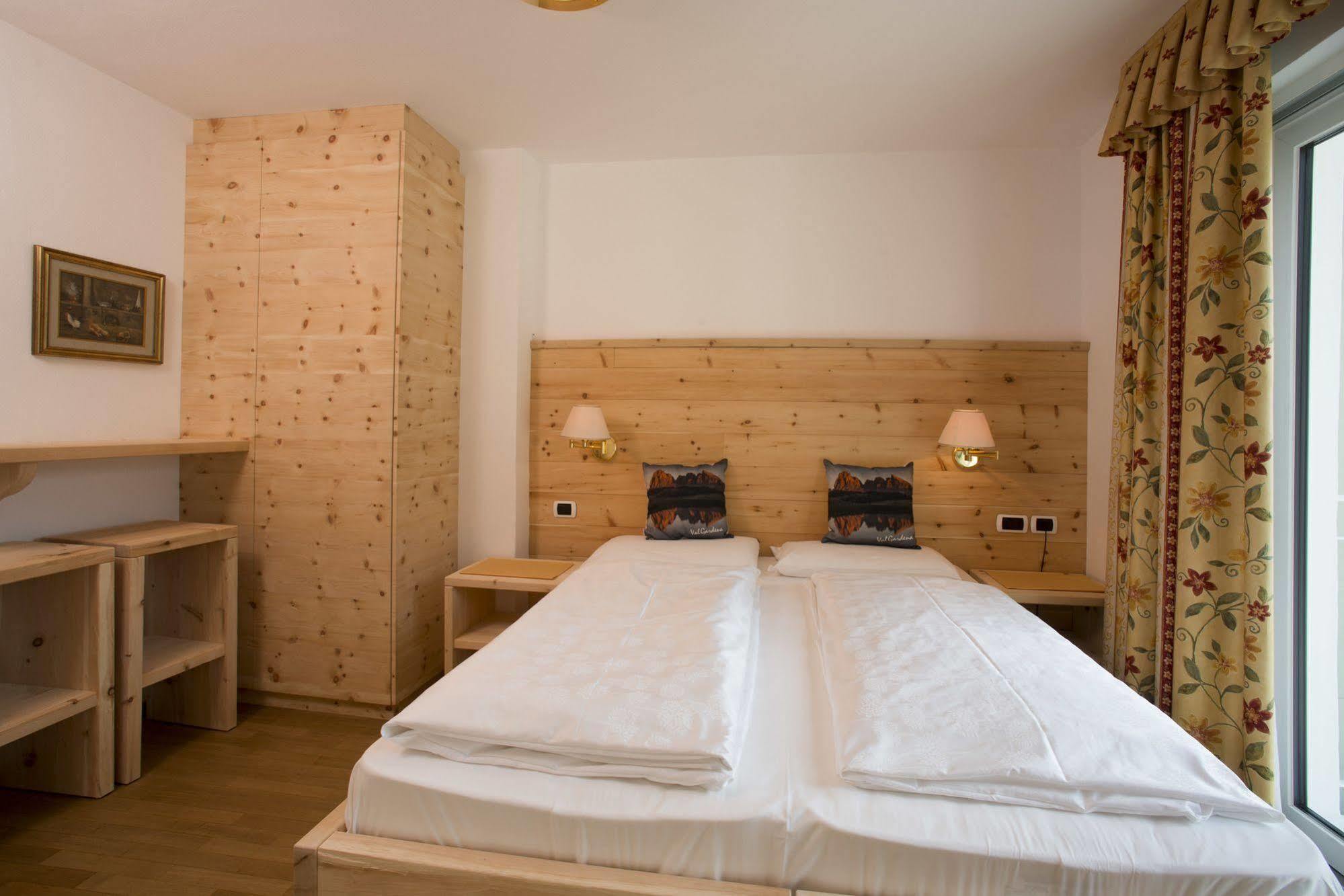 Hotel Garni Snaltnerhof Ortisei Kültér fotó