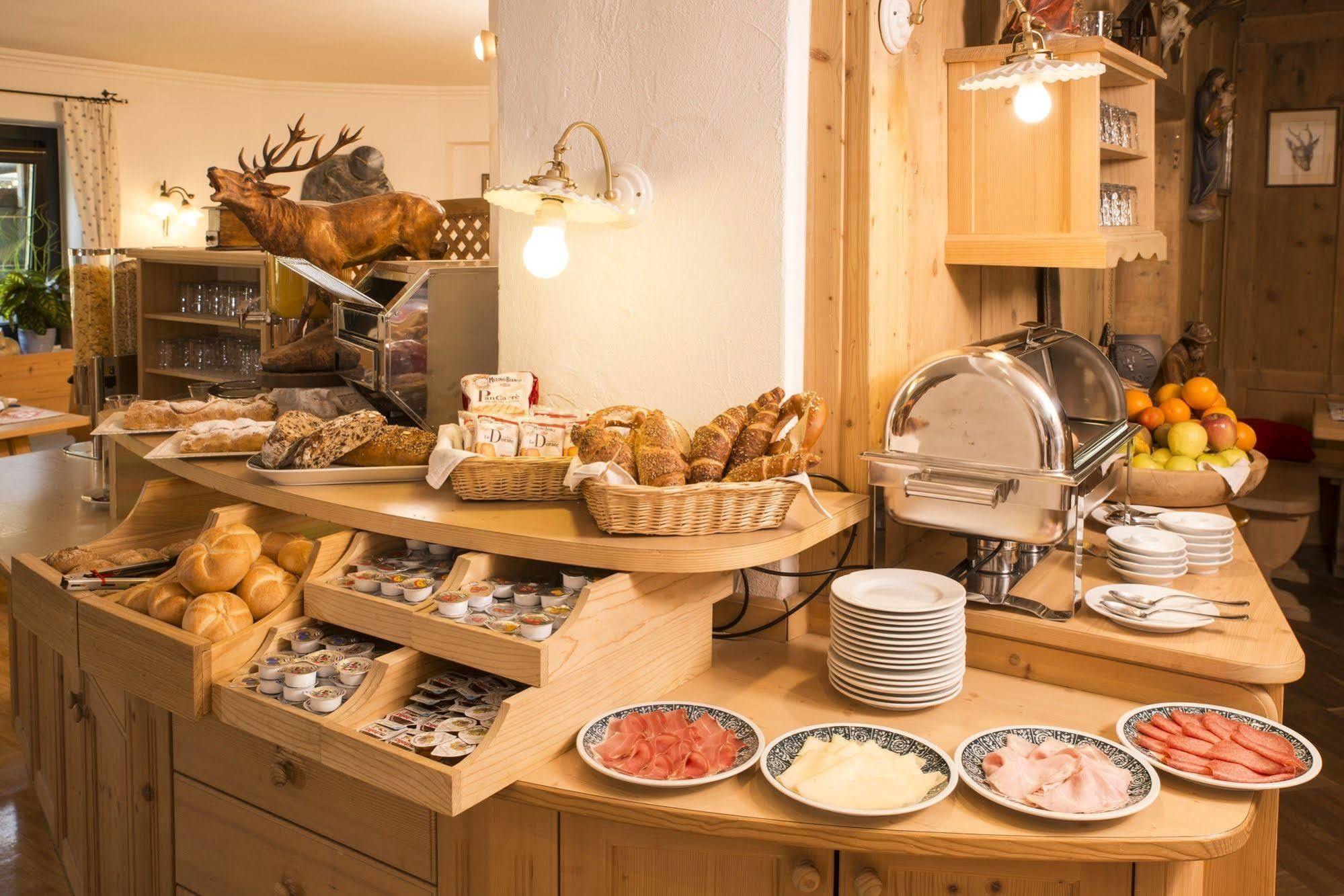 Hotel Garni Snaltnerhof Ortisei Kültér fotó