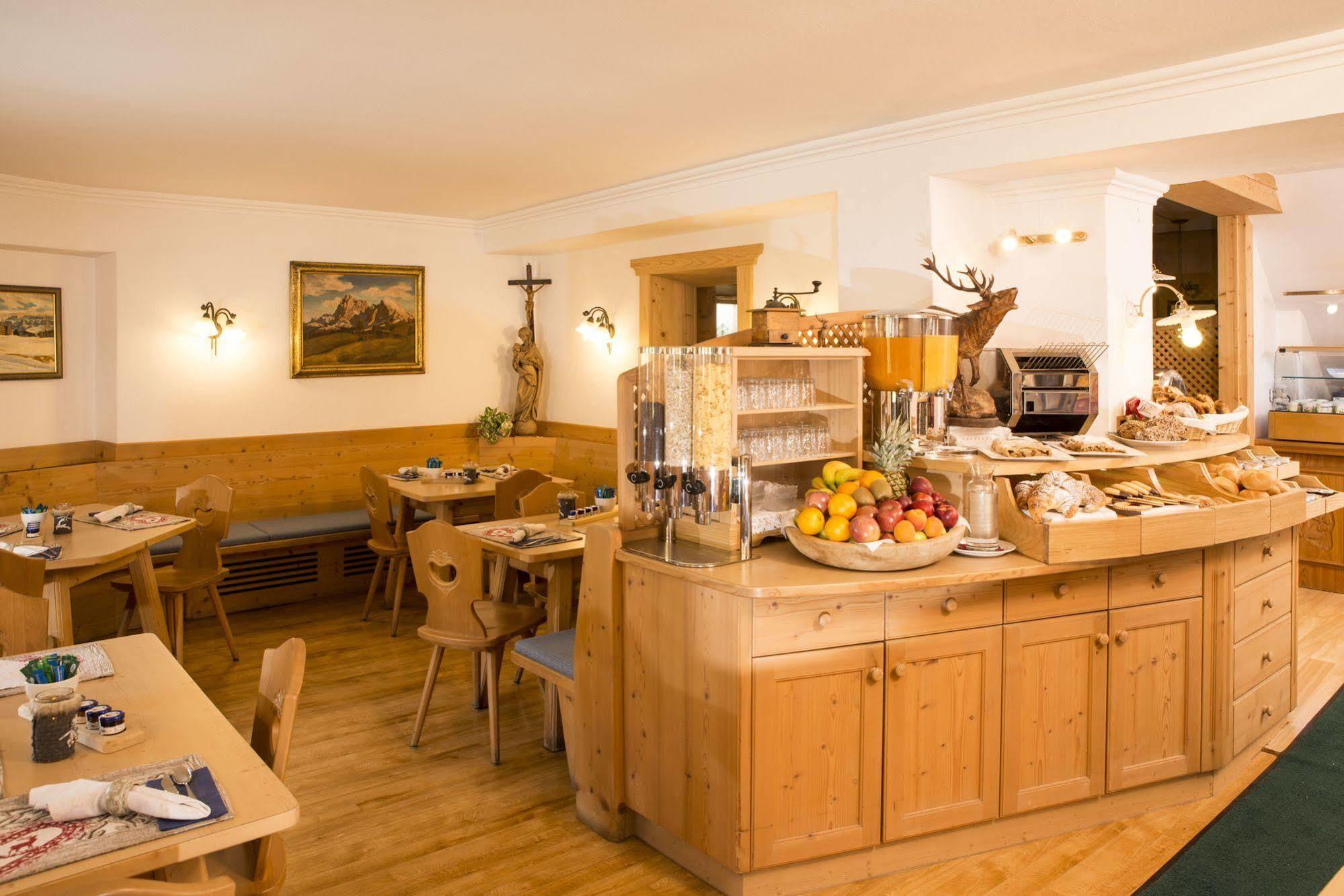 Hotel Garni Snaltnerhof Ortisei Kültér fotó